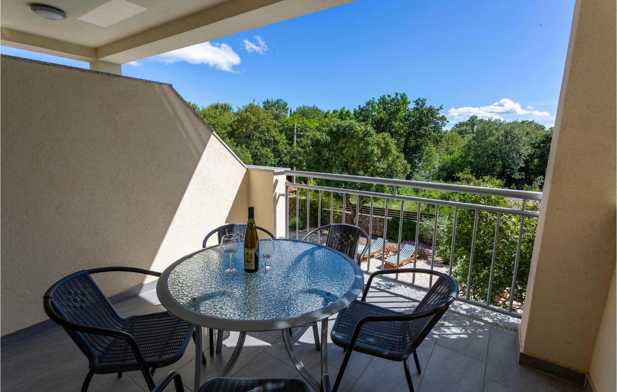 2 Bedroom Beautiful Apartment In Pinezici Екстер'єр фото