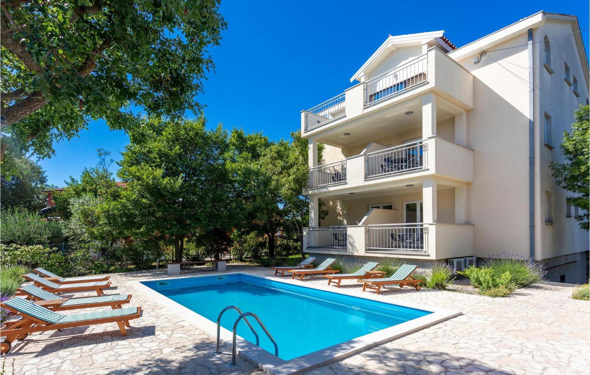 2 Bedroom Beautiful Apartment In Pinezici Екстер'єр фото