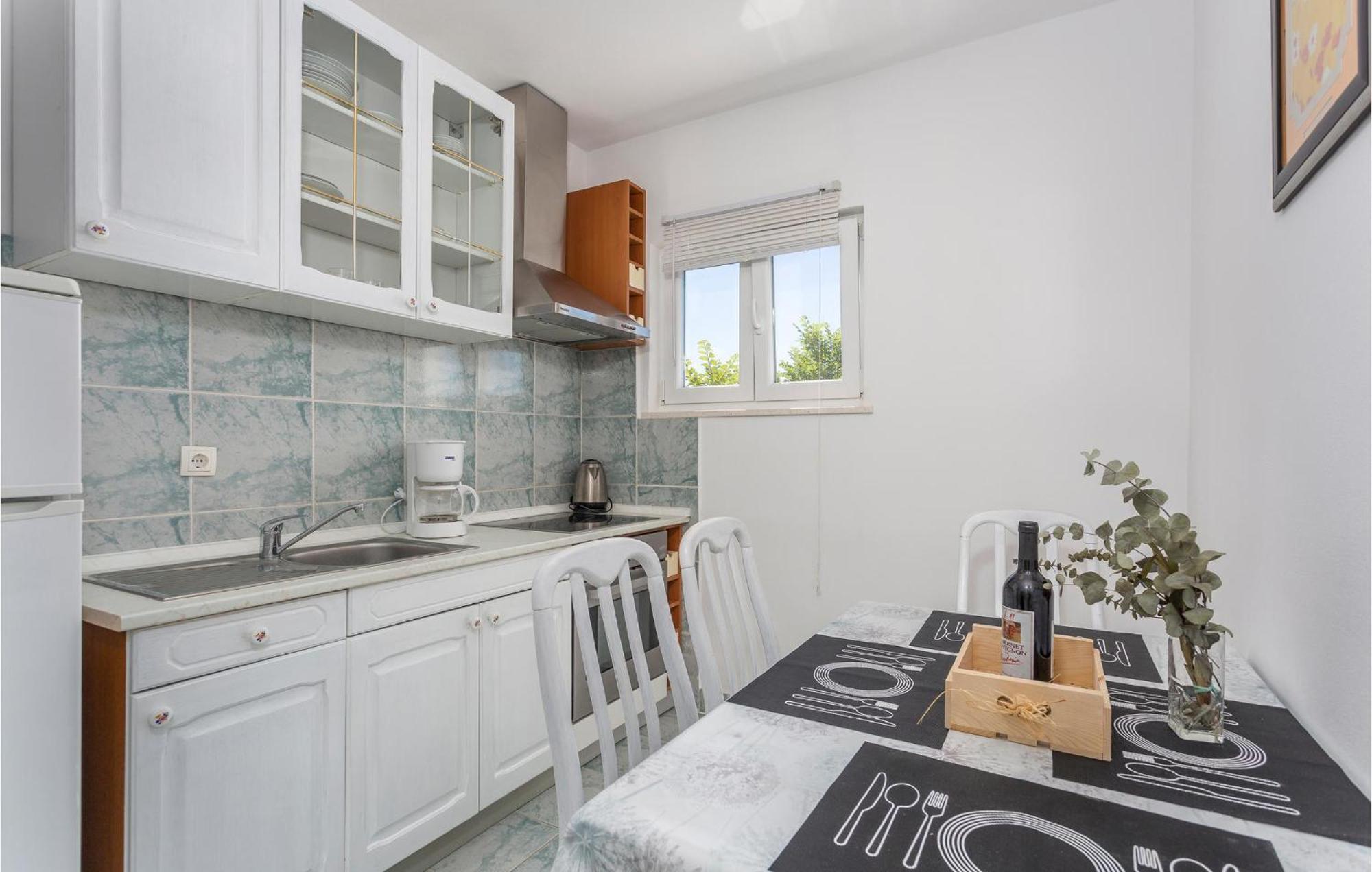 2 Bedroom Beautiful Apartment In Pinezici Екстер'єр фото