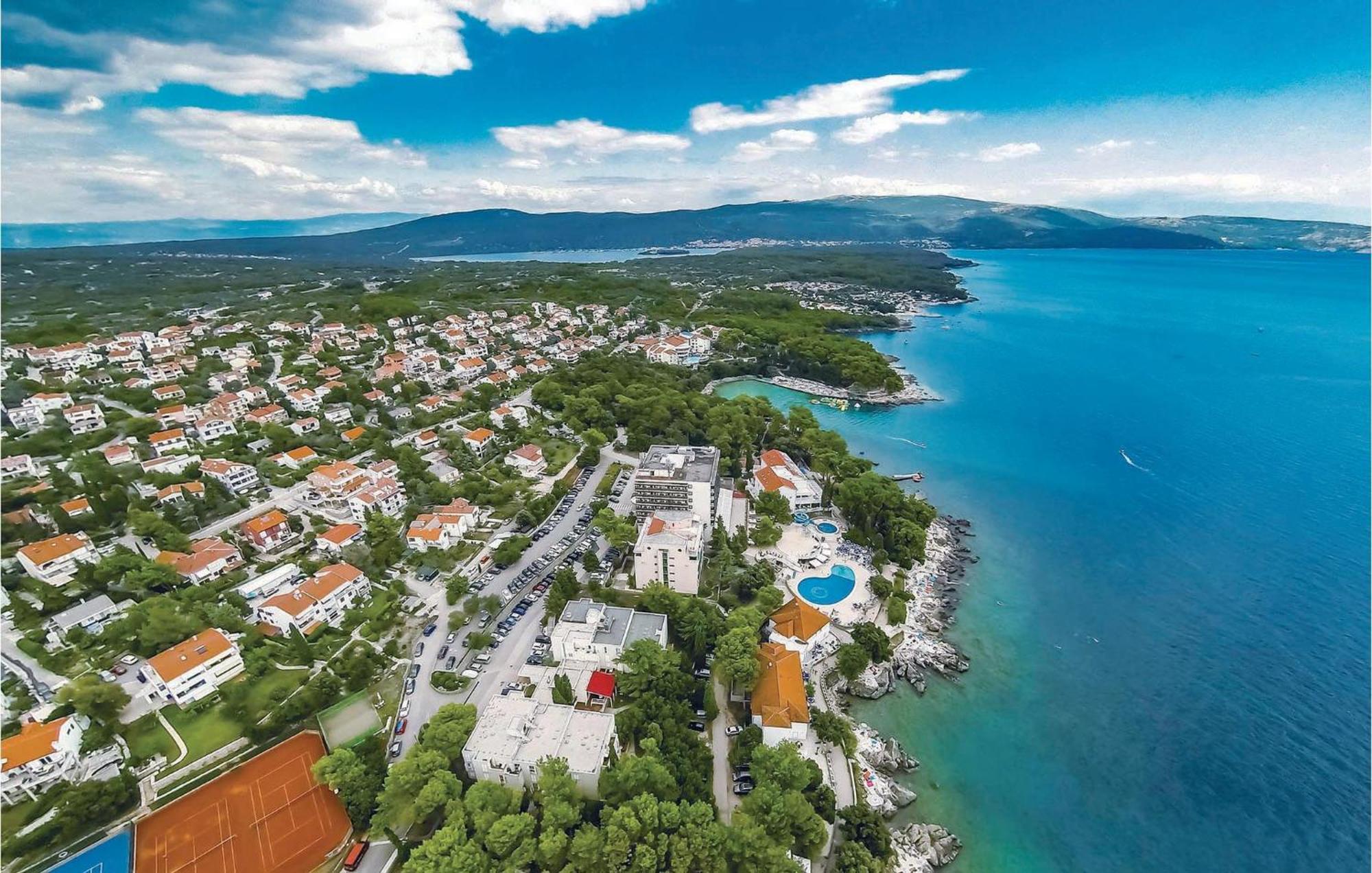 2 Bedroom Beautiful Apartment In Pinezici Екстер'єр фото